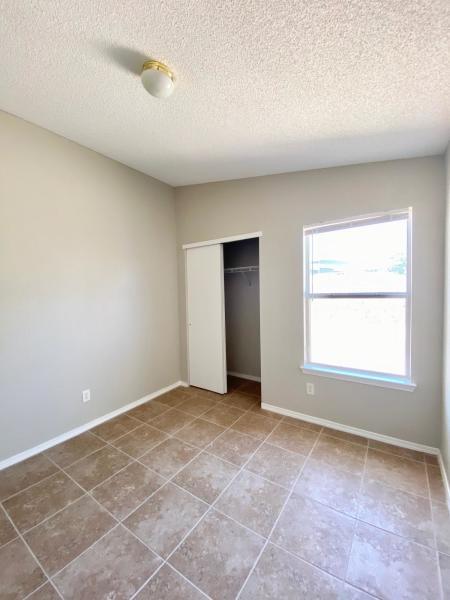Building Photo - 2253 Tierra De Oro Way