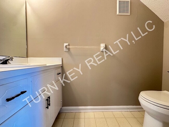 Building Photo - Townhome for rent in Grayson Valley