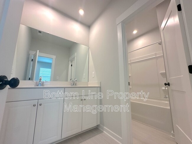 Building Photo - 3348 Finchborough Ct