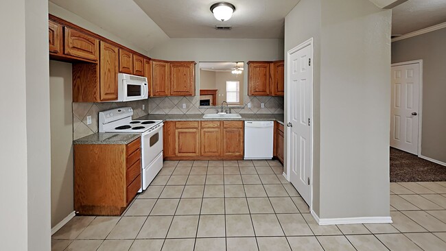 Building Photo - 3 Bedroom Home in Edmond