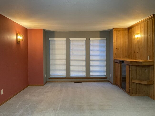 Building Photo - Single level Home in Newberg