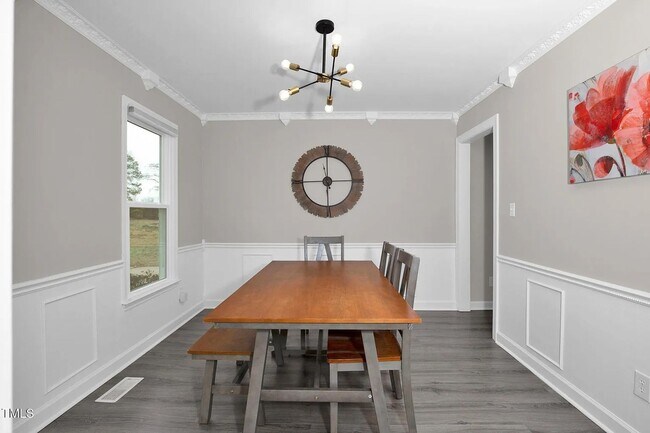Building Photo - Charming 3BR House in Fayetteville