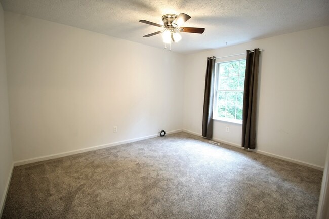 Building Photo - Renovated Single Family Home in the Heart ...