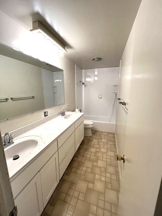 Building Photo - Beautifully Renovated Single-Family Ranch – 3 Beds, 2 Baths