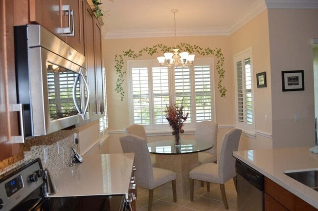 Building Photo - 2525 Vicara Court