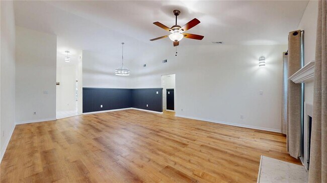 Building Photo - 315 S Edison Ave