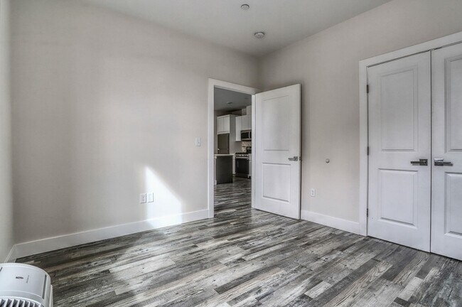 Building Photo - 140 Avenue B