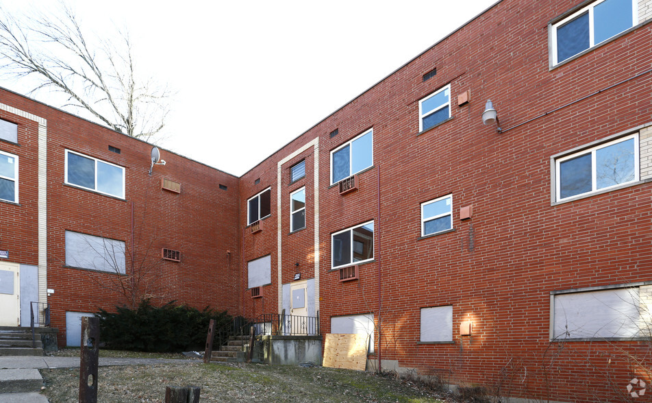 Building Photo - Burton Apartments