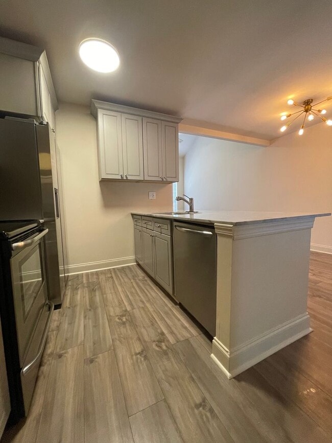 Building Photo - 2 bedroom, 2 bathroom, 2 Car Covered Carport, Stainless Refrigerator, stove, dishwasher, Washer a...