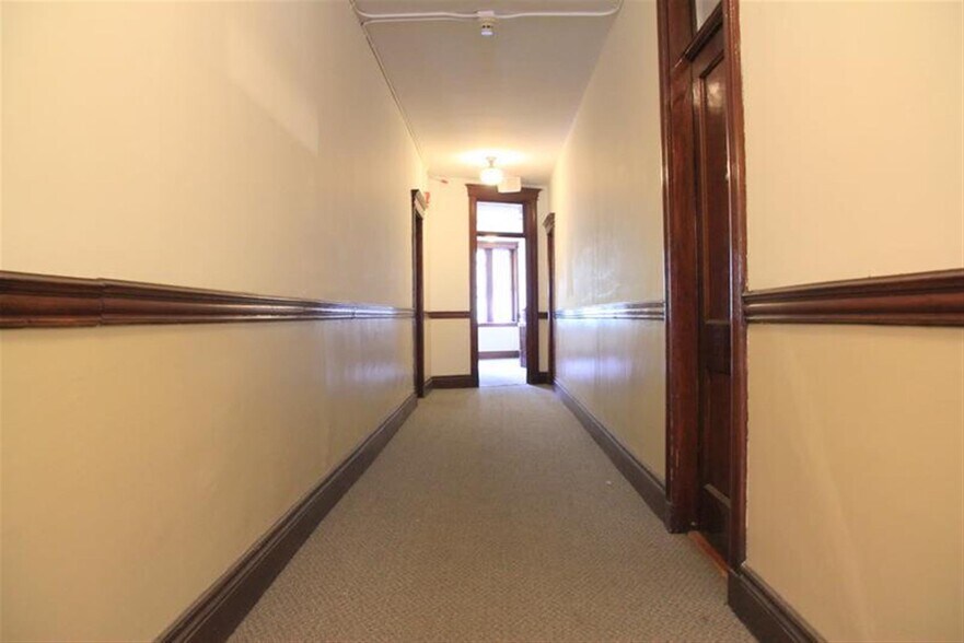 Building Photo - 90 Kirkland St