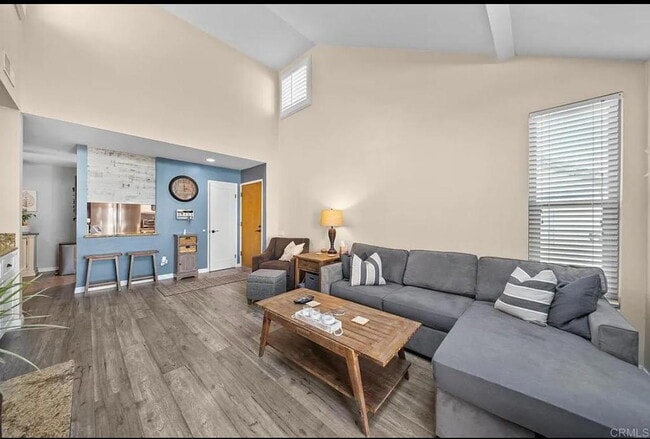 Building Photo - "Charming 1-Bedroom Apartment with Hardwoo...