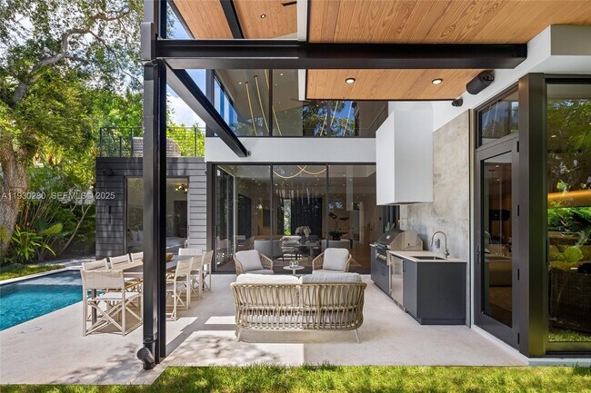 Building Photo - 4024 Bonita Ave