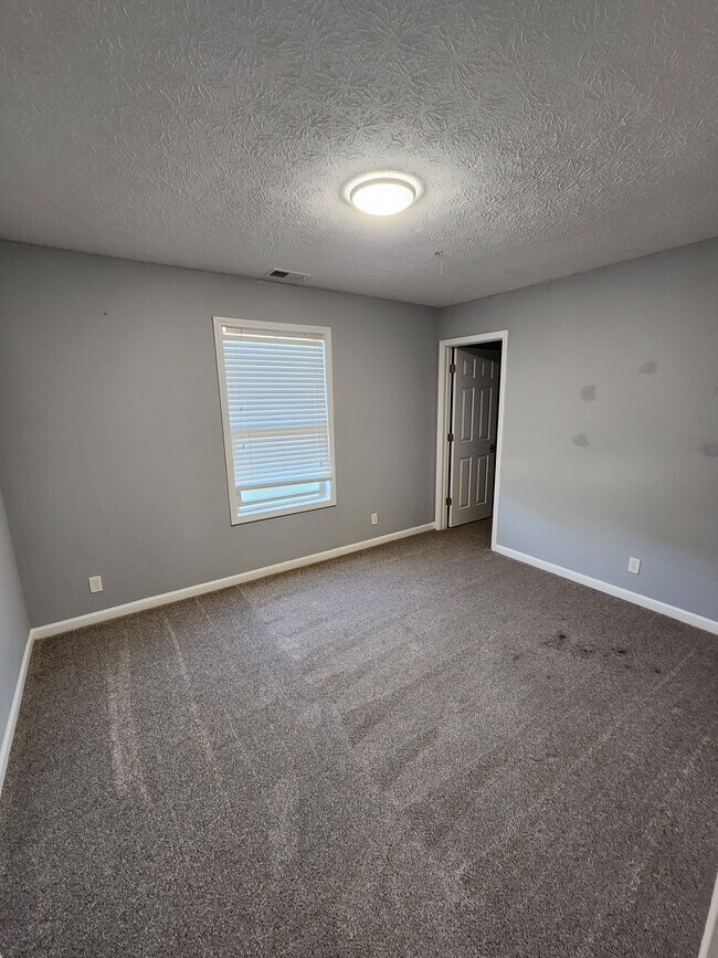 Building Photo - 8213 Briarhill Lane