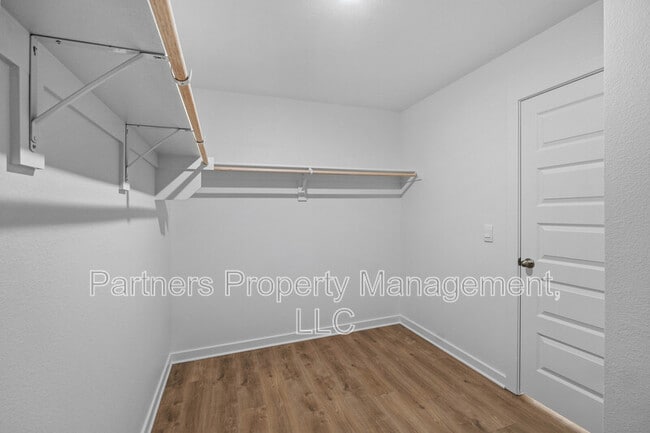 Building Photo - 941 Rentley St