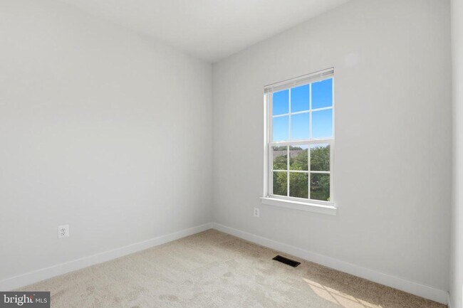 Building Photo - 9623 Tall Oaks Rd
