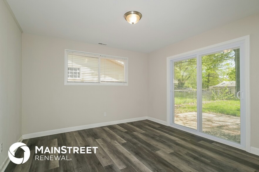 Building Photo - 9930 Duke Dr