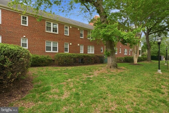 Building Photo - 6604 Potomac Ave