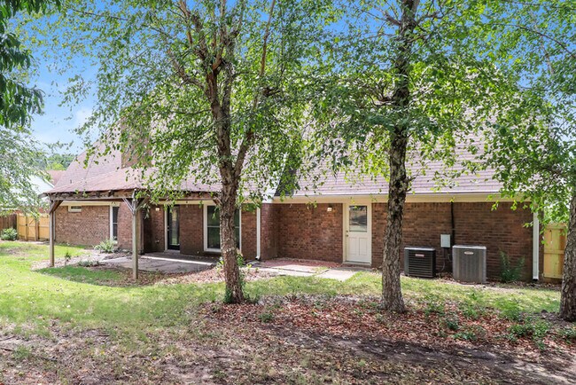 Building Photo - Spacious 4-Bedroom Cordova Home