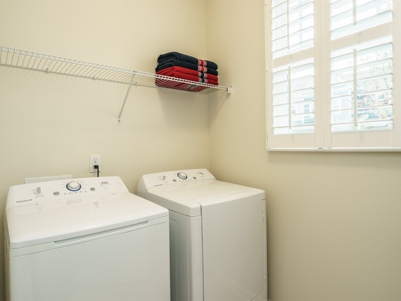 Laundry Room - 5447 Jessip St