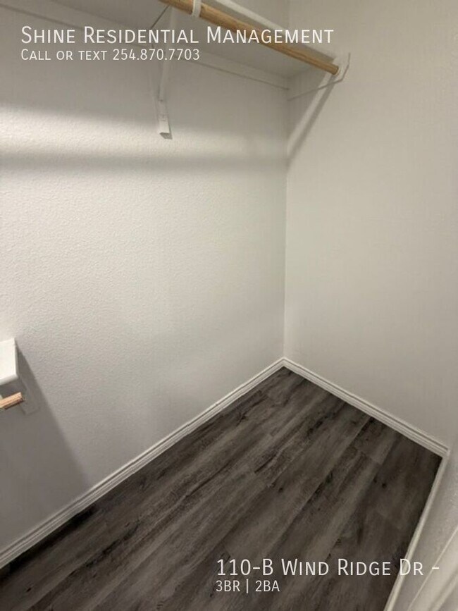 Building Photo - 110-B Wind Ridge Dr --