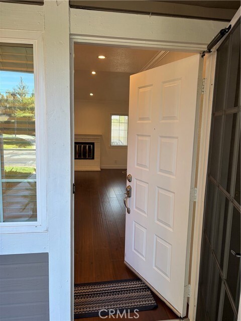 Building Photo - 549 Canyon Hill Rd