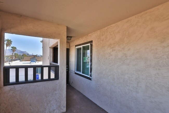 Building Photo - 1417 E Southern Ave