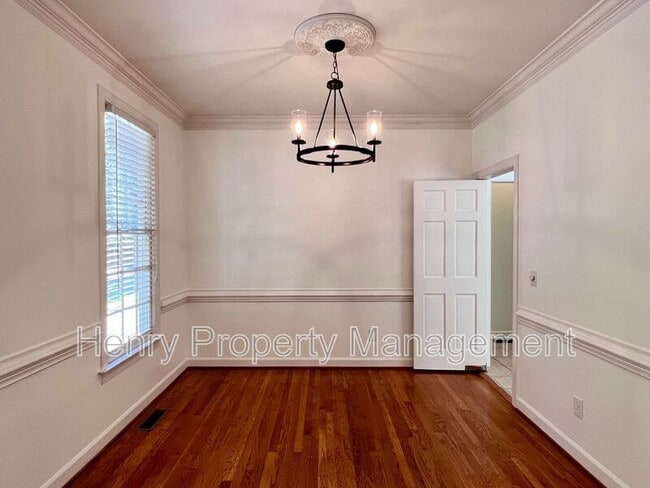 Building Photo - 321 Parkmeadow Dr