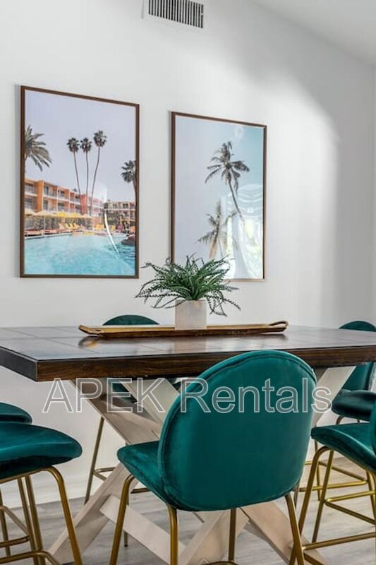 Building Photo - 2184 E Powell Rd