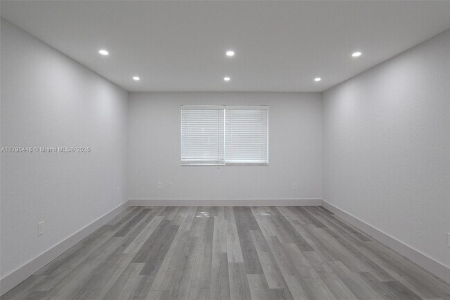 Building Photo - 17255 SW 95th Ave