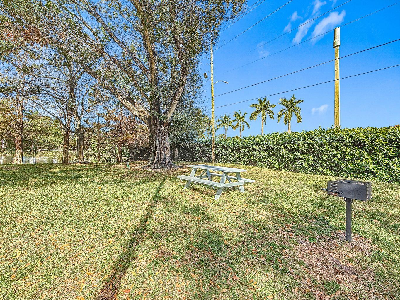 Building Photo - 1020 Crystal Way
