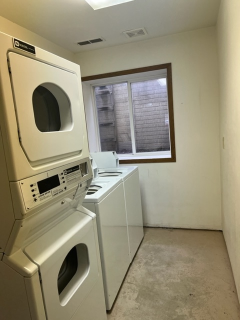 laundry room - 1115 W 22nd St