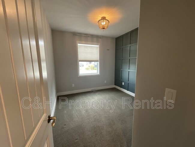 Building Photo - 5506 Sunny Cv