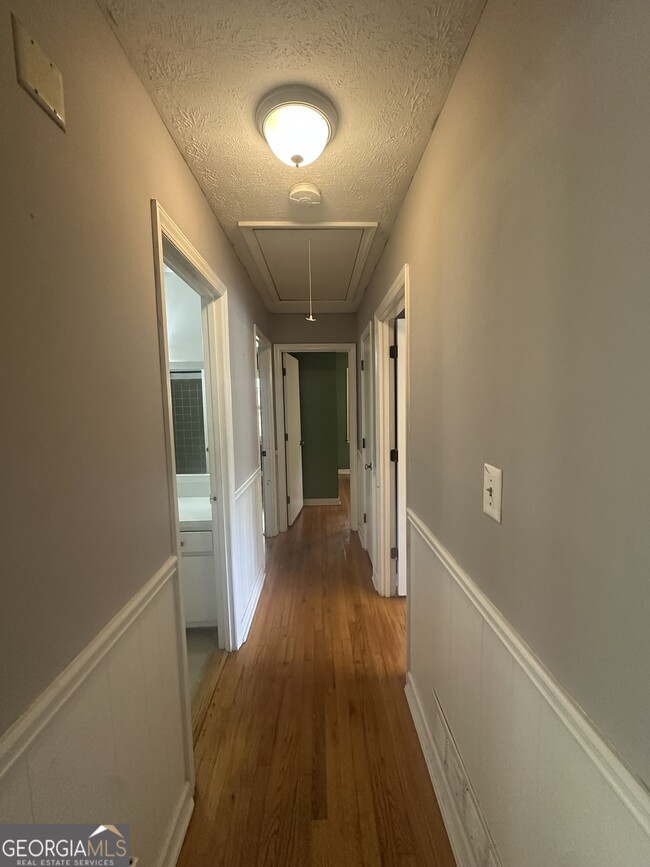 Building Photo - 3053 Menlo Park Dr