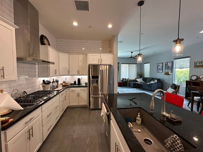 Building Photo - Short term Furnished home in the desirable 55+ community of Del Webb Available November-February