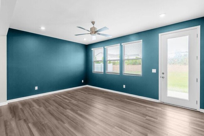 Building Photo - Modern Comfort, Effortless Living & Unbeatable Convenience in Northfield Crossing 3BR/2.5BA, 2 Ca...