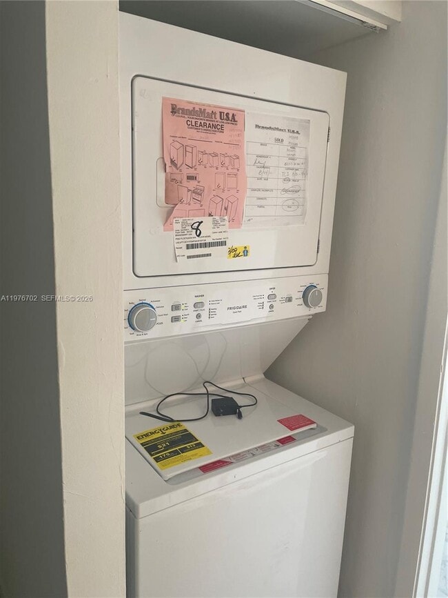 Building Photo - 20725 NE 8th Ct