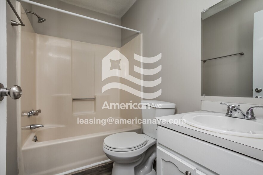 Building Photo - 244 Jadetree Dr