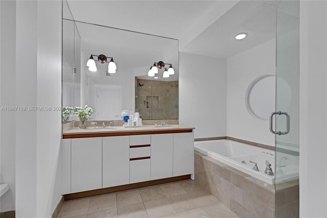 Building Photo - 1500 Ocean Dr