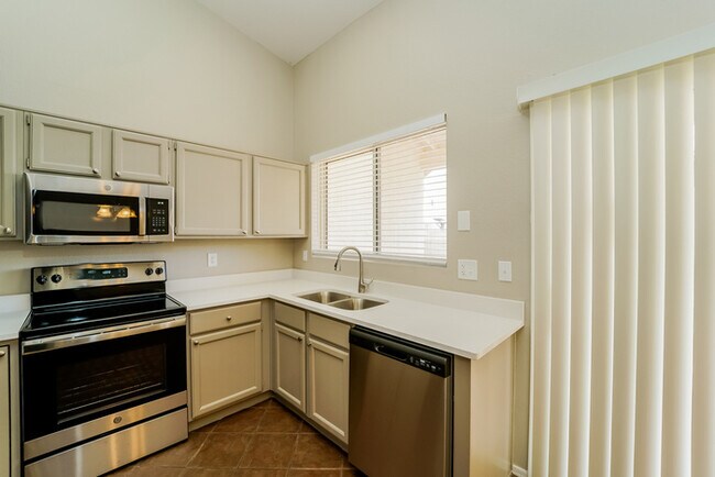 Building Photo - Inviting 3-Bedroom Home in Tucson, AZ