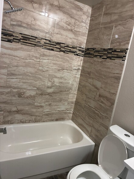 Building Photo - 1403 Darold Dr