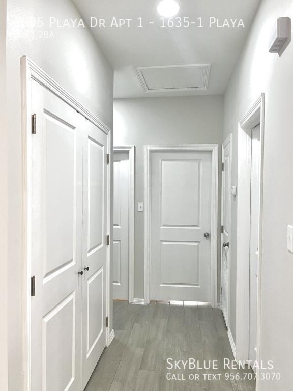 Building Photo - 1635 Playa Dr