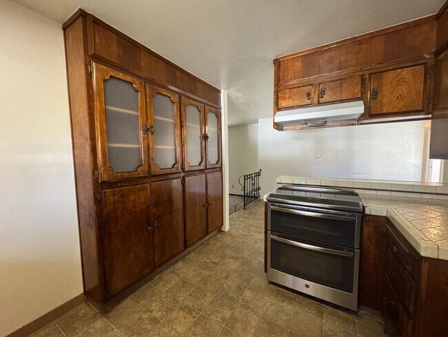 Building Photo - Four Bed, Two Bath Home In North Stockton