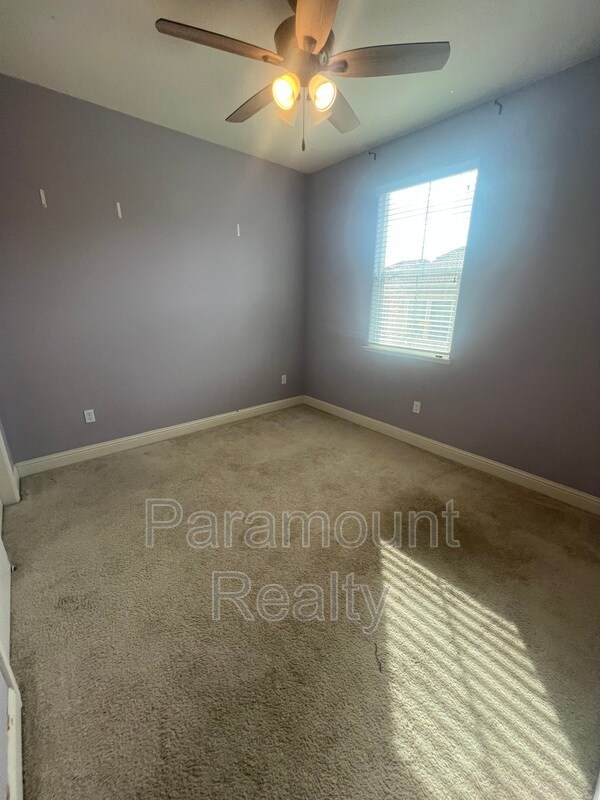 Building Photo - 3203 Vittoria Loop