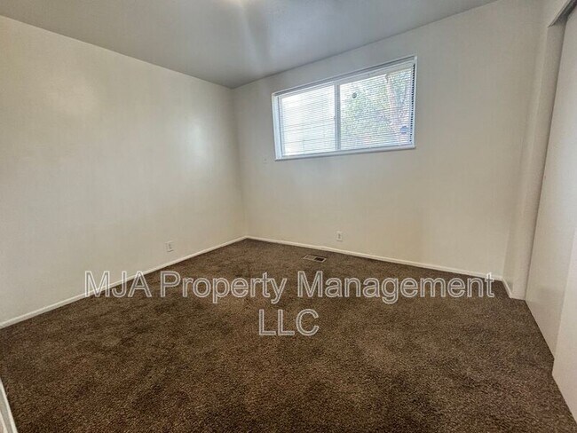 Building Photo - 1784 W 400 N