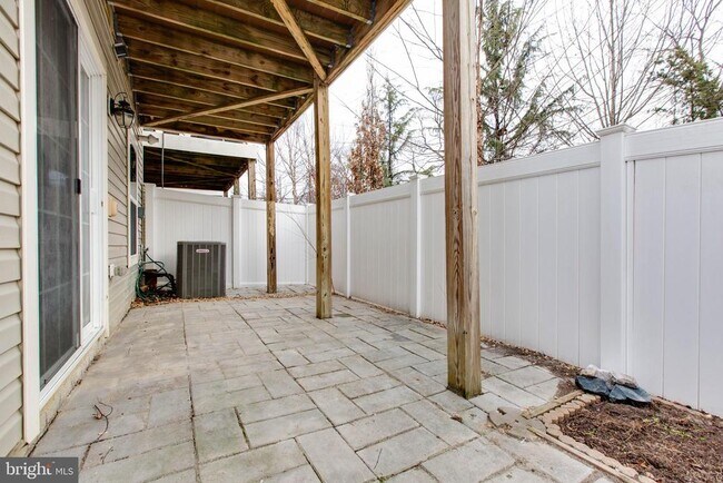 Building Photo - 1919 Beckman Ter