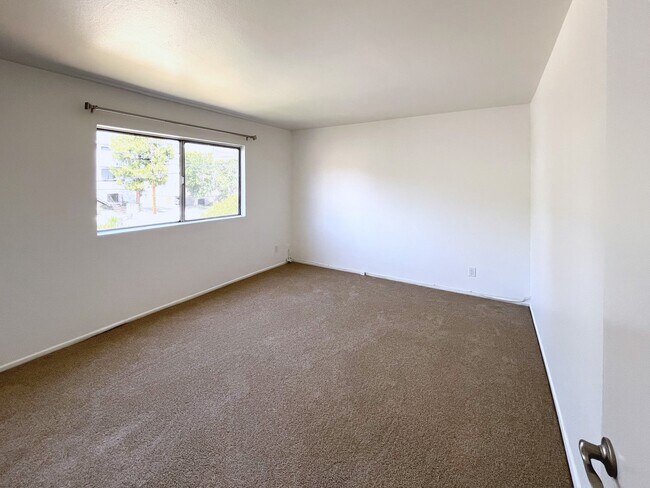 Building Photo - 268 Santa Anita Ave