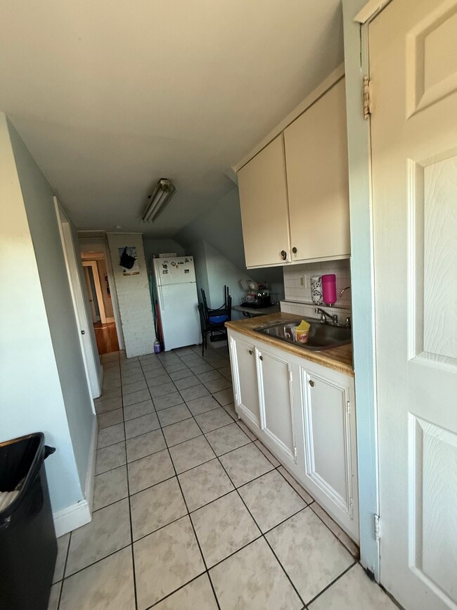 Building Photo - 87 Manhattan Ave