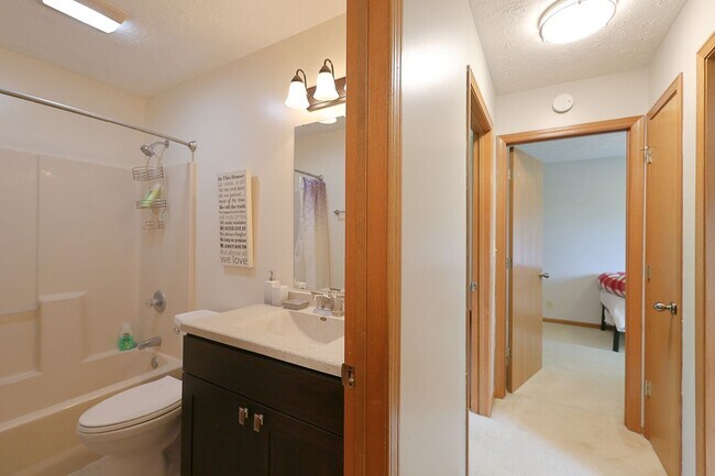 Building Photo - 3139 Bowfield Way