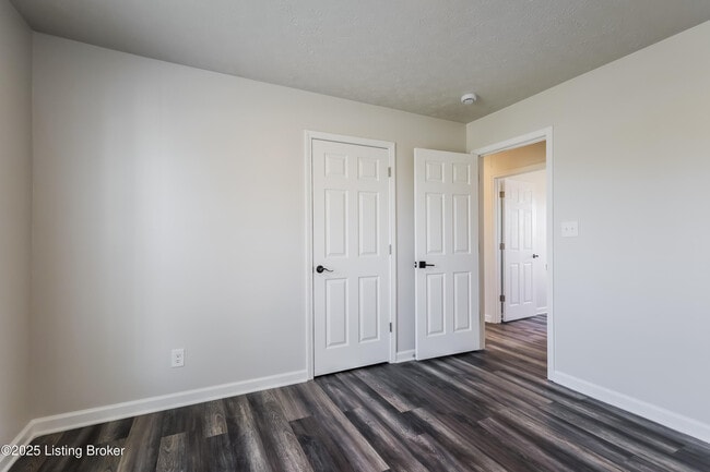 Building Photo - 193 Tecumseh Dr