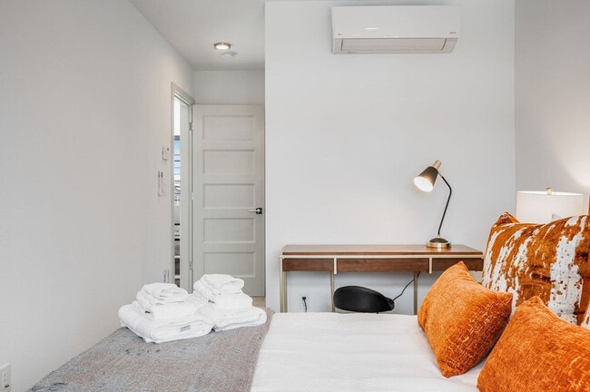 Building Photo - 4613 Dayton Ave N